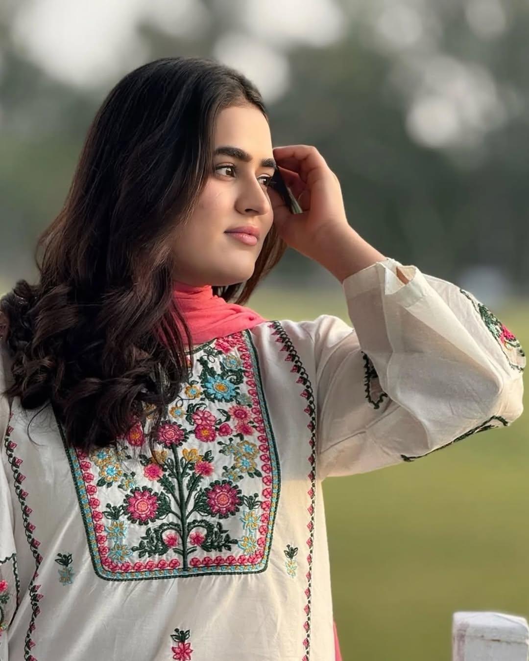 VIOLET LAWN EMB 3PC STITCHED FOR GIRLS